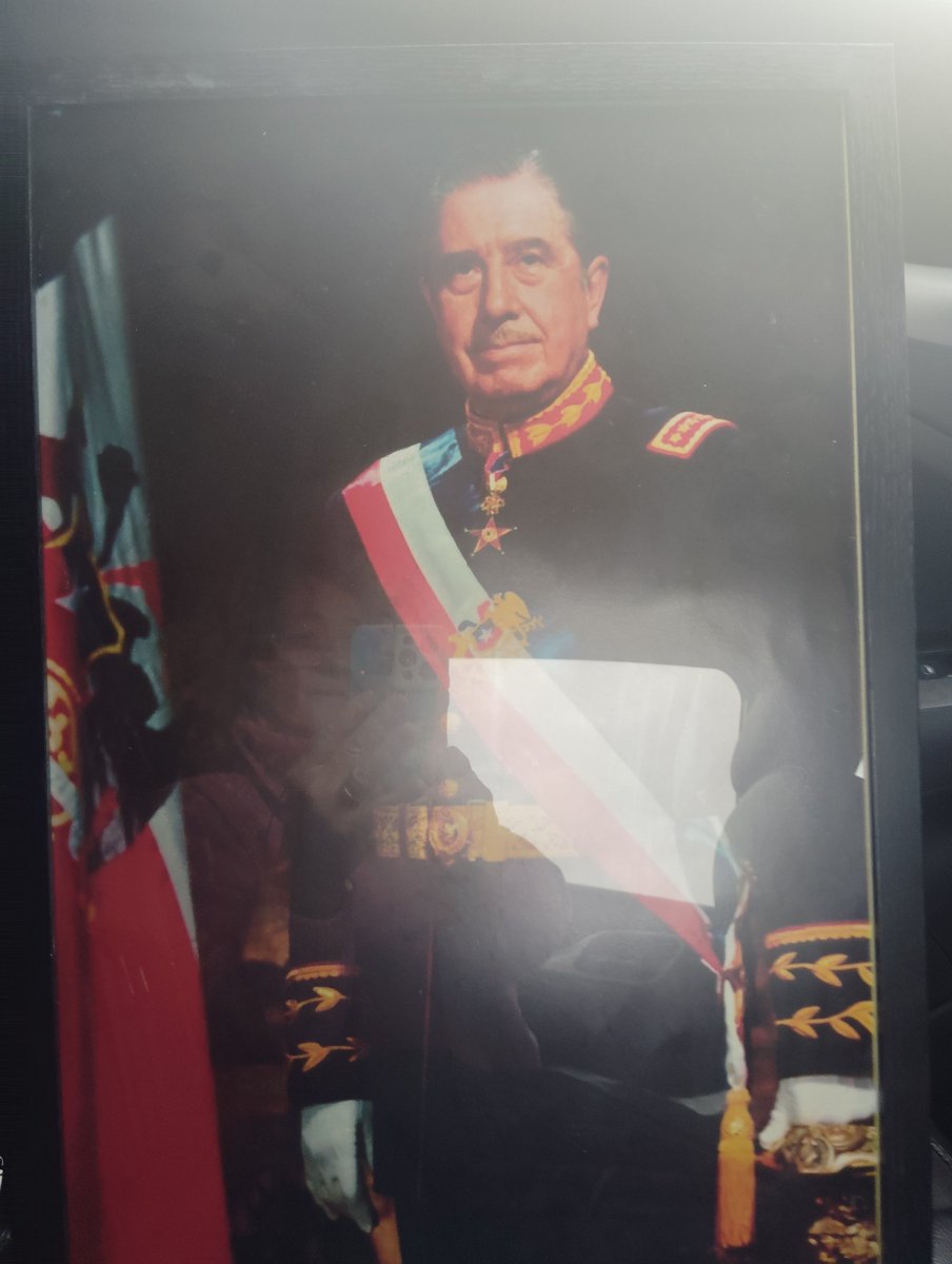 catita1289's tweet photo. Que  mejor regalo !! 😁😁🙆🏻☺️😁😁😁☺️🌹🌹🇨🇱🇨🇱🇨🇱
#Pinochet https://t.co/xUxNvPs2wj
