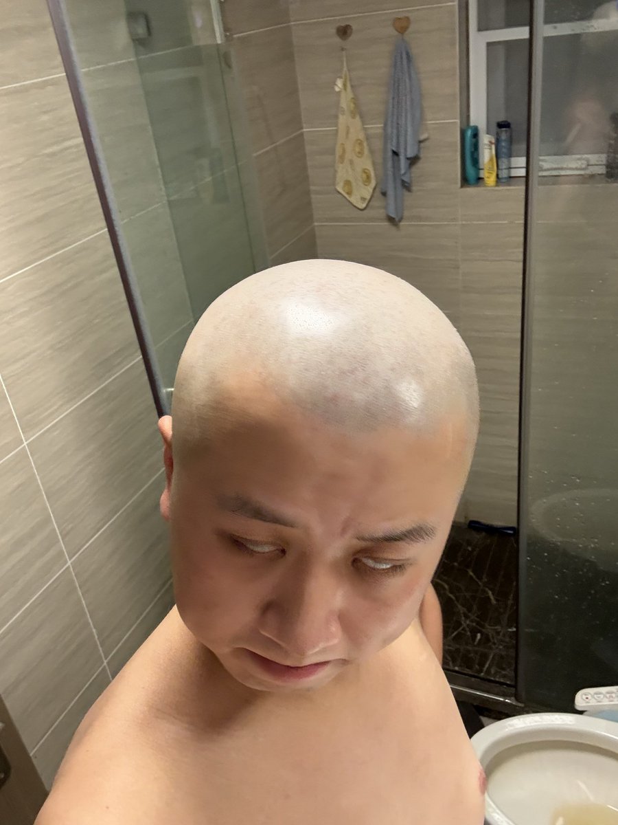 konosinb's tweet photo. 光头就想拍拍拍，不分角度的拍 #光头 #光头奴 #贱狗 https://t.co/ETKtQtRJj1