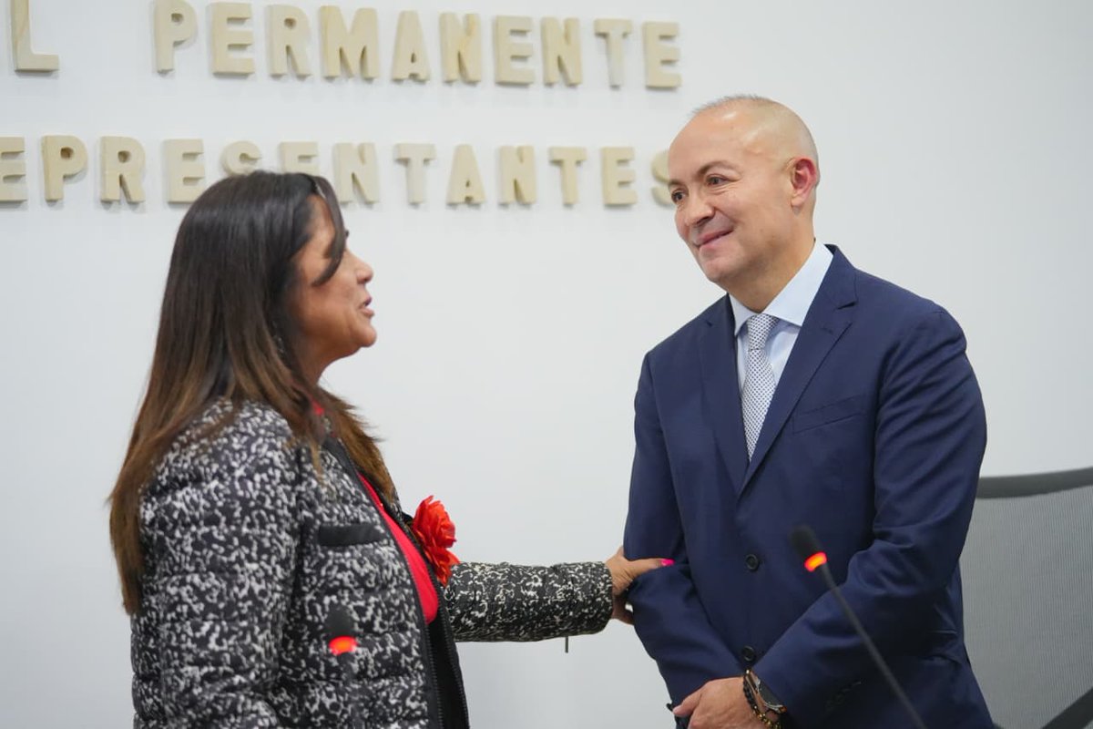 CamaraColombia's tweet photo. #CámaraInforma | La #ComisiónSegunda ha quedado conformada de la siguiente manera:

📌 Presidente: Representante, @ejaypangdiaz 
📌 Vicepresidente: Representante, @Alvarez_DM1 
📌 Secretario: @LeonardoRicoR https://t.co/66jV2ApcVx