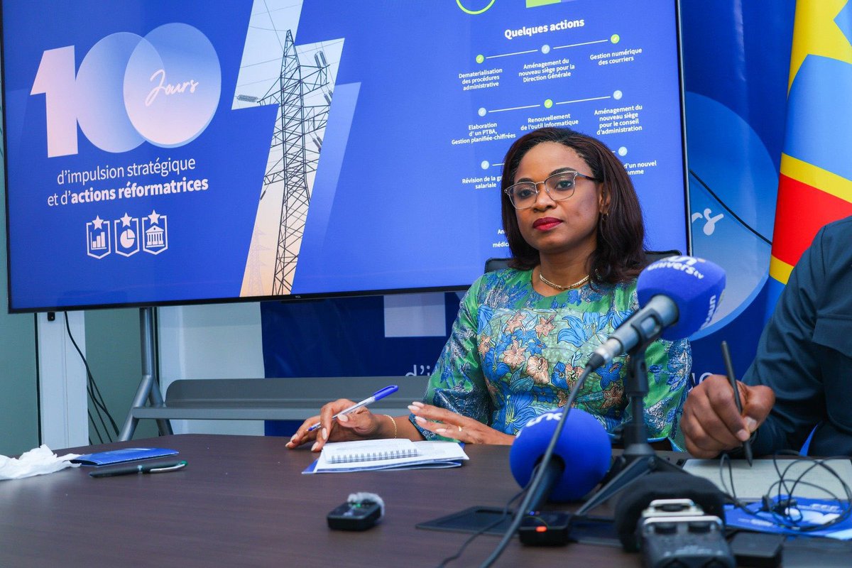 jacksonmukunda's tweet photo. Cap des 100 jours franchi avec succès pour Madame @SORAZIZ MOTO à la Direction Générale de l’@AREDRC1.

En trois mois, son leadership a permis :

🔹 Une efficacité accrue dans l'instruction des dossiers réglementaires et tarifaires.
🔹 Une accélération de la digitalisation du suivi.
🔹 La valorisation des conditions de travail des équipes.

Bravo à la DG pour cette nouvelle dynamique qui renforce l'attractivité de notre secteur énergétique ! 🇨🇩👏