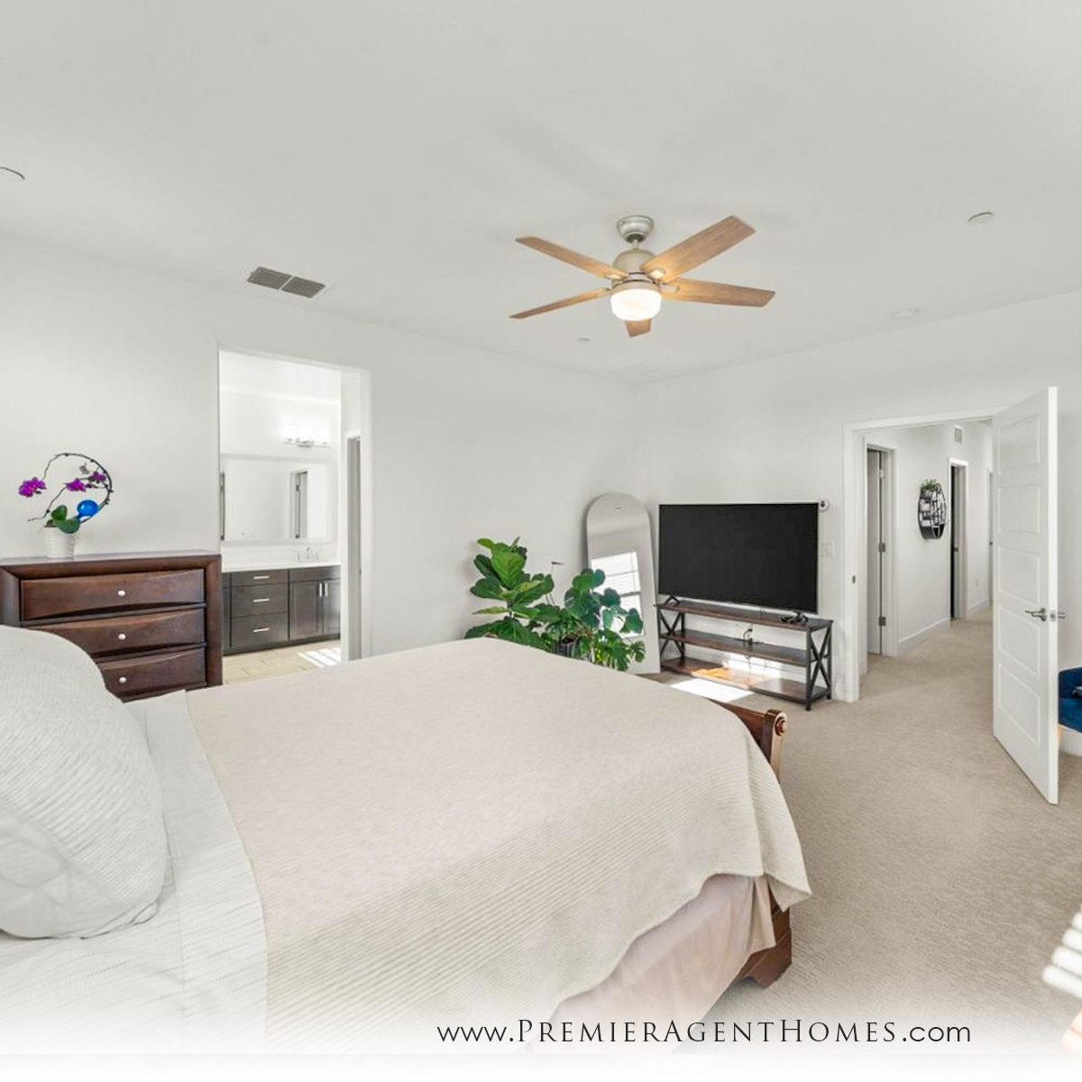 PremierAgentN's tweet photo. ** New Listing **
8987 Upbeat Way, Elk Grove, CA 95757 | $540,000
SFR | 3 Beds • 2.5 Baths • 1,632 sqft • 2,409 sqft lot
Listed by Jennifer Aguilar with Premier Agent Network
Click here for more: https://t.co/pJLRVKpqF4
#ElkGrove #CA #California #PremierAgentNetwork https://t.co/xeEkKWgVZY