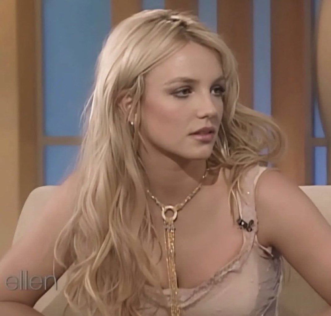 britneyscrave's tweet photo. Britney Spears on The Ellen Show, 2004 https://t.co/vnHL2Hz7Da