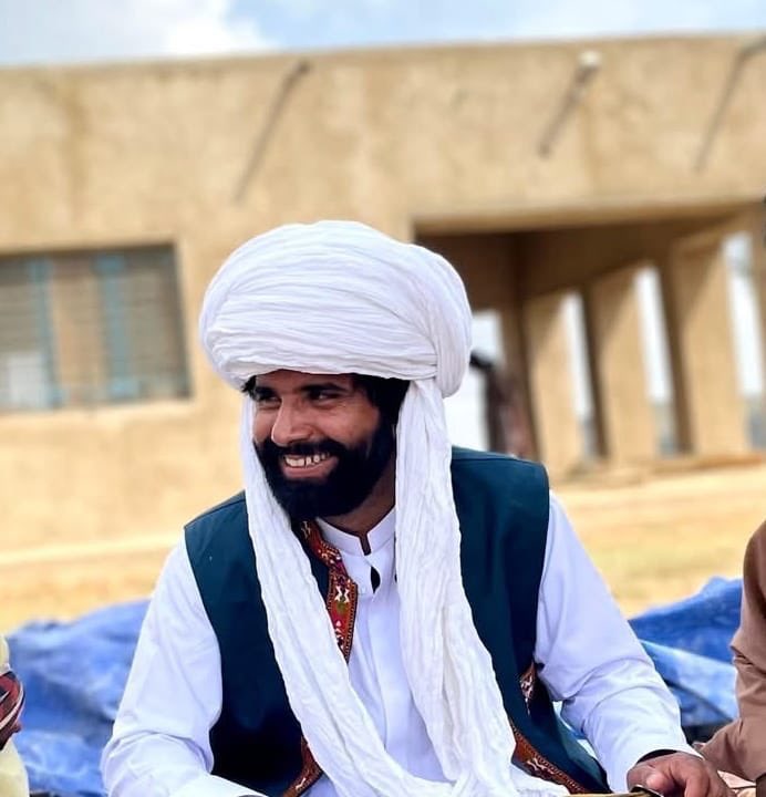 Sammu_baloch's tweet photo. Ashraf Buzdar
Student Of Ghazi University DGKhan
Date of abduction: 02/11/2025
Resident of Dera Ghazi Khan
#ReleaseAshrafBuzdar
#SaveBalochStudents https://t.co/piPA9klkSp