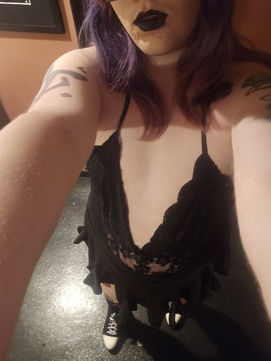 JoyAmazonian's tweet photo. Can you believe i left the house looking like this?

#trans #femme #nsfwtwt #nsfw #mommy #goddess https://t.co/9glujRhaCY