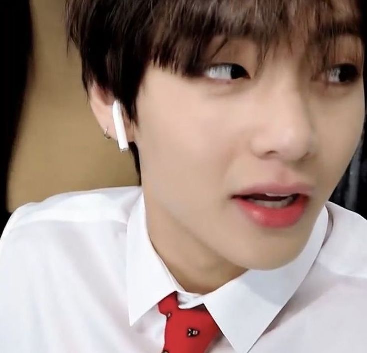 ggukvarbie's tweet photo. Name : 𝗪𝗵𝗮𝘁'𝘀 𝘄𝗿𝗼𝗻𝗴 𝘄𝗶𝘁𝗵 𝗰𝗲𝗼 𝗷𝗲𝗼𝗻?

 taekookau : shy secretary kim, who lusts over his hot &amp; successful boss accidentally sends his boss a risky email, he wasn't supposed to tap "send" but the response wasn't something he expected in a million years. https://t.co/IU8G6O76O6