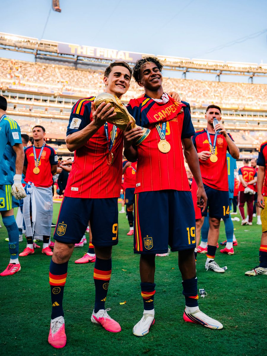 BarcaArchiveHQ's tweet photo. Lamine Yamal &amp; Gavi
#FIFAWorldCup | #ARGESP https://t.co/mTxiaQtwTM