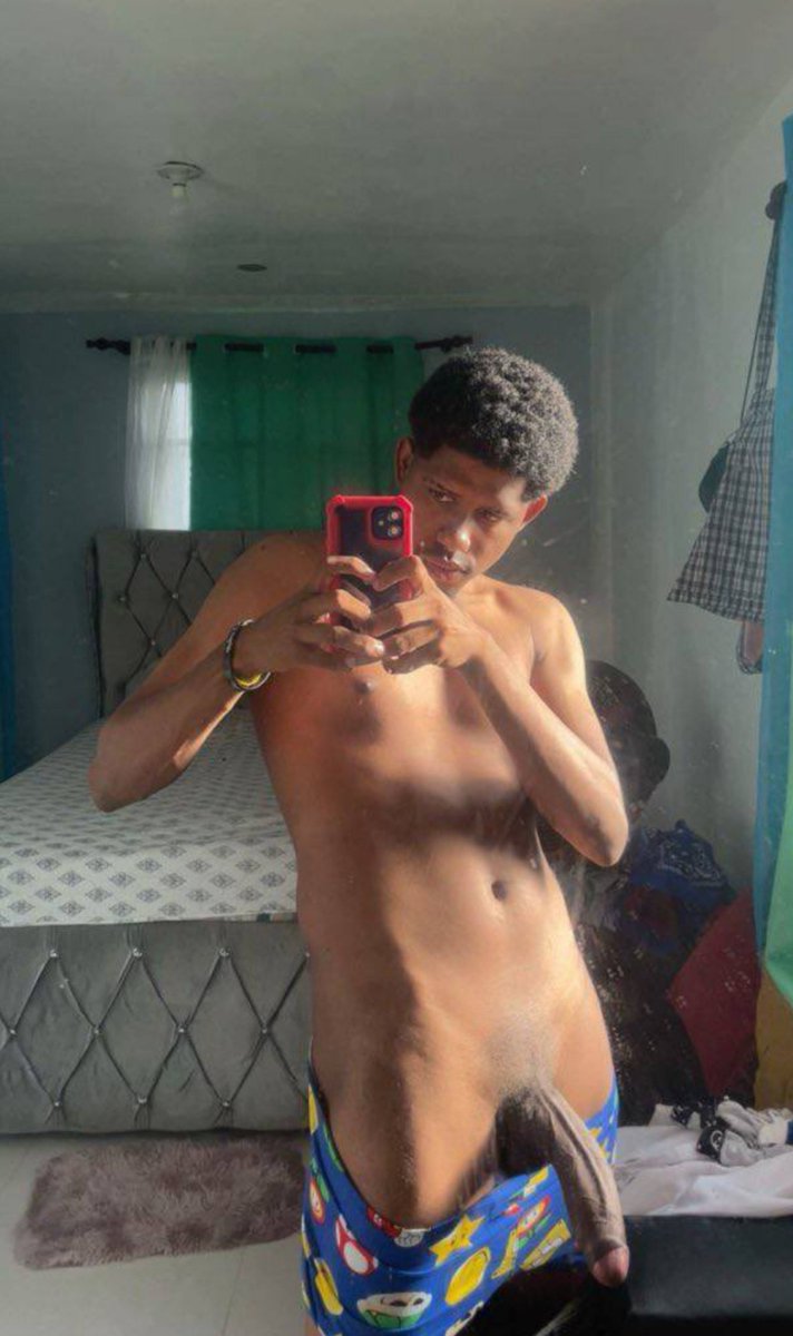 PapiBellos's tweet photo. Macho 🇩🇴 que buen vergón de este macho 🤤

Mira todo lo que le saque en el grupo vip 🤤🤤💦😈📩 https://t.co/y8iEA12c5A