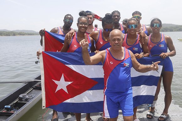 cubadebatecu's tweet photo. 🥇Medalla de oro para Cuba: Ocho pares de remos mixto gana en Santo Domingo 2026
https://t.co/Y4PuaS468h https://t.co/gRTebRYx70