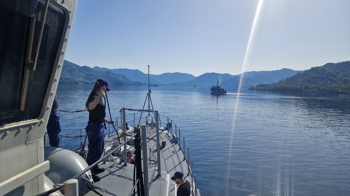 NATO_MARCOM's tweet photo. After a scheduled port visit #SNMCMG2 departed Aksaz Naval base, Türkiye. Along with #SNMG2, the task group performed a lead through exercise, where minehunters sweep or detect a safe pathway through a high-risk area suspected of naval mines. https://t.co/bkkm6ApUqz