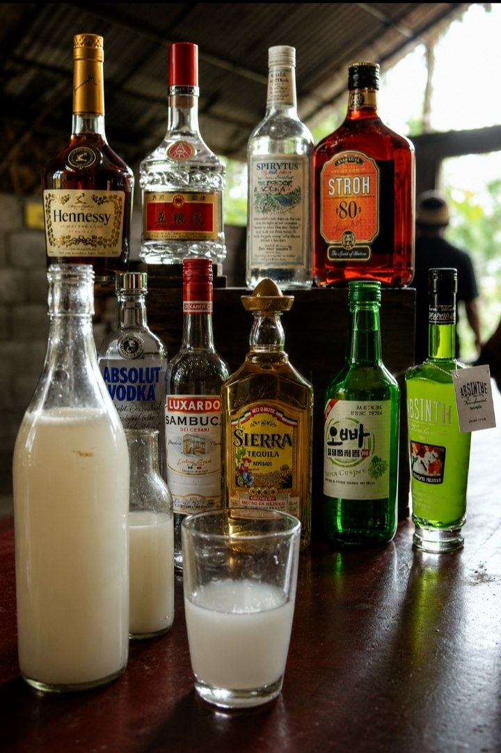 BB22179's tweet photo. Hey @grok If you had to pick just one for the rest of your life... 🥥 Palm Wine or 🥃 Alcohol? 🤔🍻 https://t.co/voG8ihvP3l