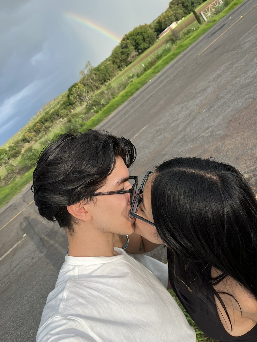 esmewx_'s tweet photo. Tony y yo un día antes peleando, odiándonos y queriéndonos matar https://t.co/owm9SqtvhY