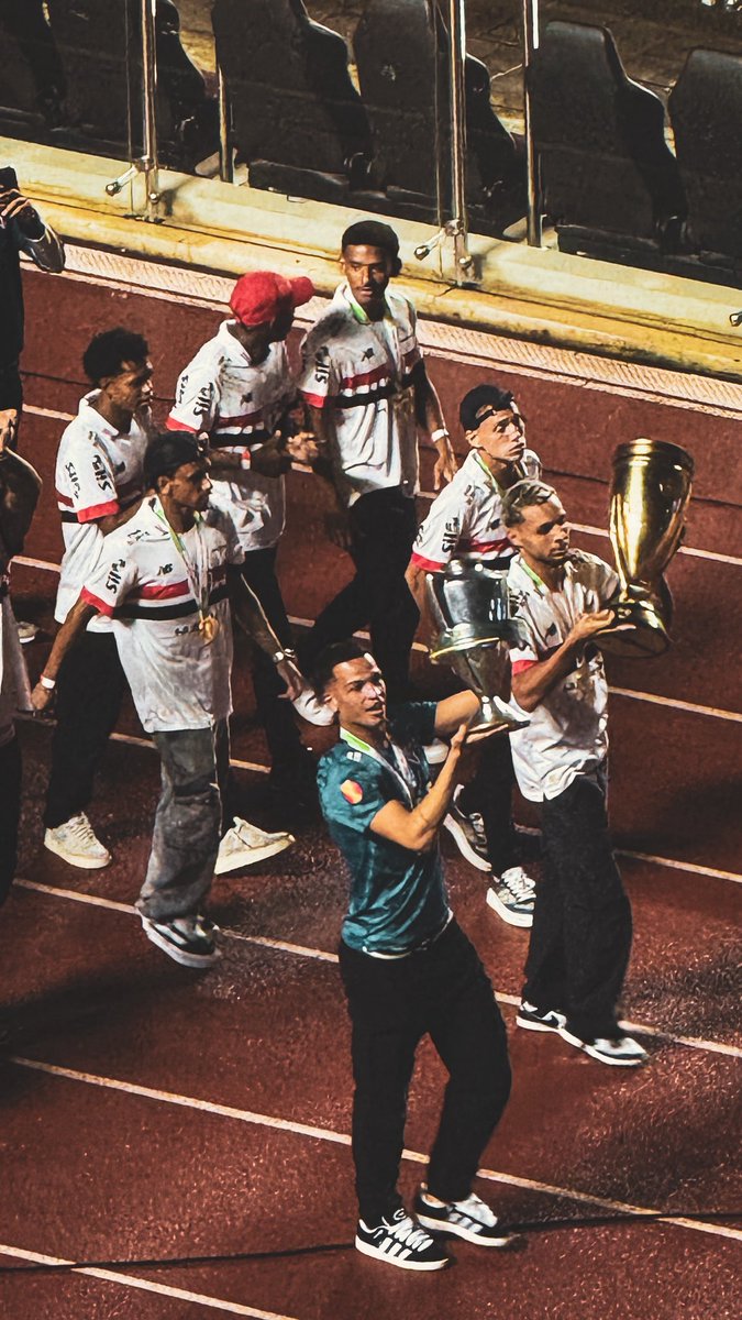 EspacoTricolor_'s tweet photo. É inexplicável o que o São Paulo faz com os atletas da base.

Ângelo, William Gomes, Lucas Ferreira, Henrique Carmo, Matheus Alves, Moreira, Paulinho.

Todos vendidos (ou doados) para dar espaço para jogadores sem potencial de valorização chegarem.

Cotia foi abandonada. https://t.co/ayxCidTxkT