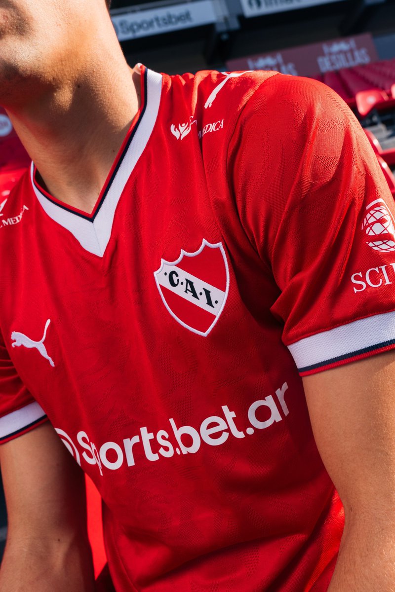 InfiernoRojo's tweet photo. EL ESCUDO BORDADO ES TODO LO QUE ESTÁ BIEN 😍😮‍💨🇦🇹

🔝 @PUMAArgentina https://t.co/KxceDYXU6O