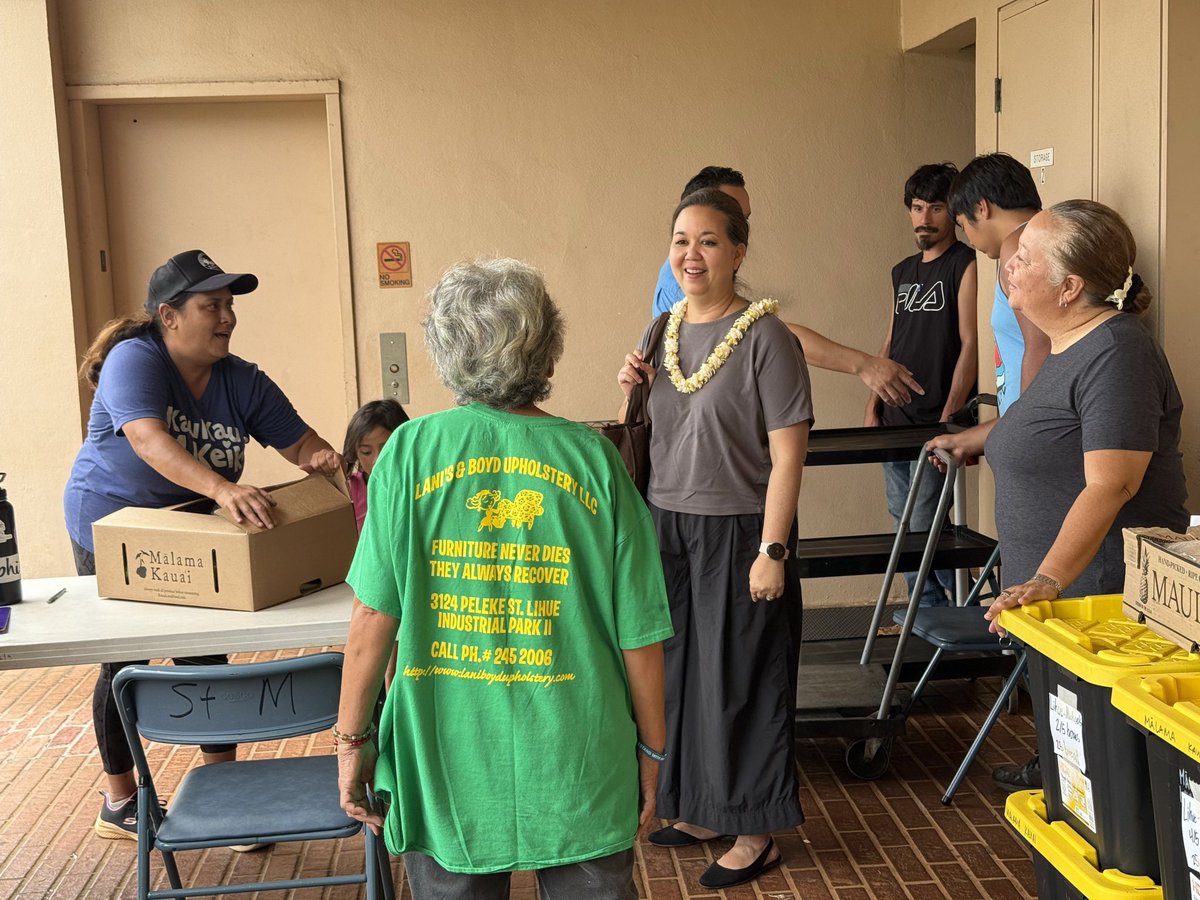RepJillTokuda's tweet photo. Also stopped by the Kaukau 4 Keiki food distribution at St. Michael’s Church to recognize Mālama Kauaʻi and the volunteers working to keep our keiki fed throughout the summer. Mahalo to everyone who gives their time, energy, and heart to lifting up their neighbors & making our communities stronger.