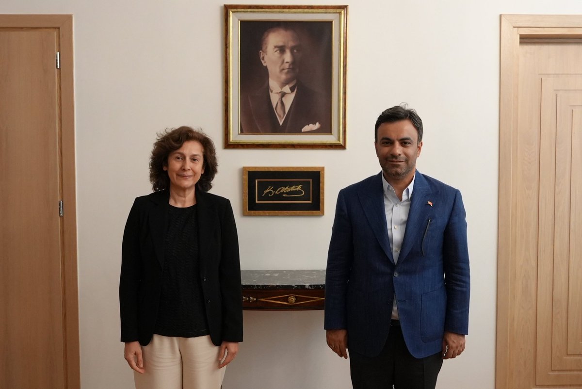 yasinyildizbb's tweet photo. Selanik Başkonsolos Yardımcısı Aylin Karaman’ın ev sahipliğinde, Mahmutbey Selanikliler Derneği üyelerimiz ve Mahmutbeyli komşularımızla birlikte yenilenen Atatürk Evi’ni ziyaret ettik.

Başkonsolos Yardımcımıza nazik misafirperverliğinden dolayı teşekkür eder, çalışmalarında kolaylıklar dilerim.