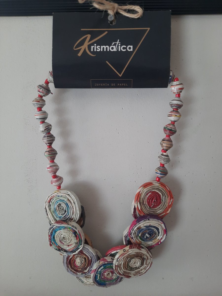 PattyGize's tweet photo. Krisma deposito su confianza en mi pequeño café cultural para promover y vender su marca de joyería artesanal y sostenible, Krismatica✨️ y una manera de agradecerle y honrar su memoria es vender hasta agotar existencias ❤️‍🔥
El dinero de la venta será entregado a su familia 💕 https://t.co/Klzf0zQy0Z