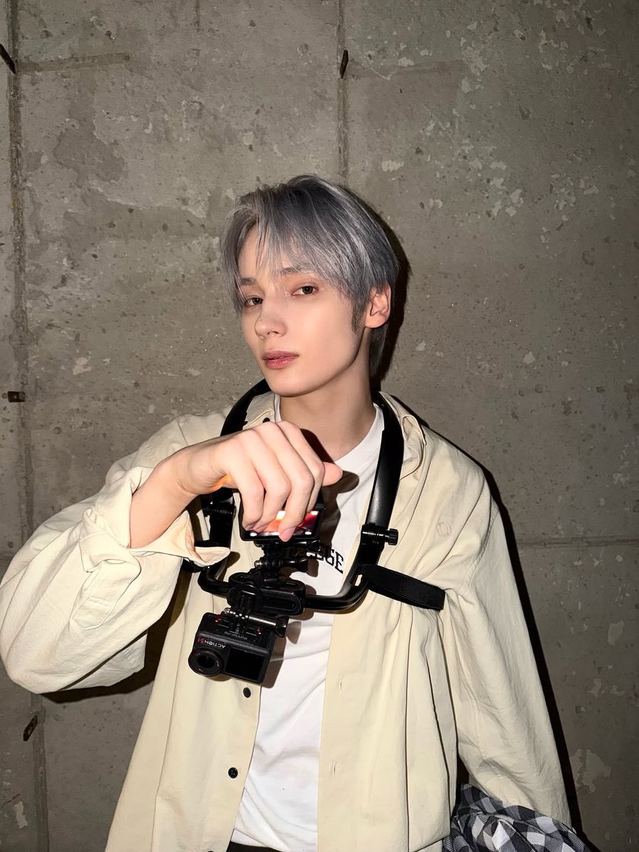 HNKMEDIA's tweet photo. #HUENINGKAI via txt_bighit instagram https://t.co/krmMDOwEiP