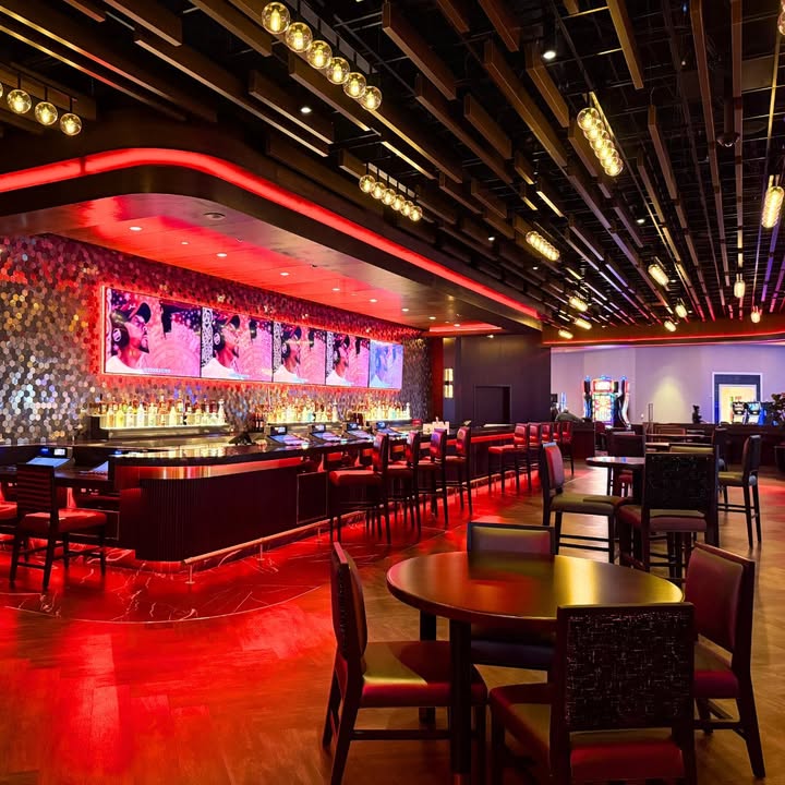 kansas_star's tweet photo. Junkmale is taking over Globar at Kansas Star Casino this weekend ! 🎶 

Grab your crew, hit the bar, and keep the party going all night long. 🤩 https://t.co/qXm34t13qw