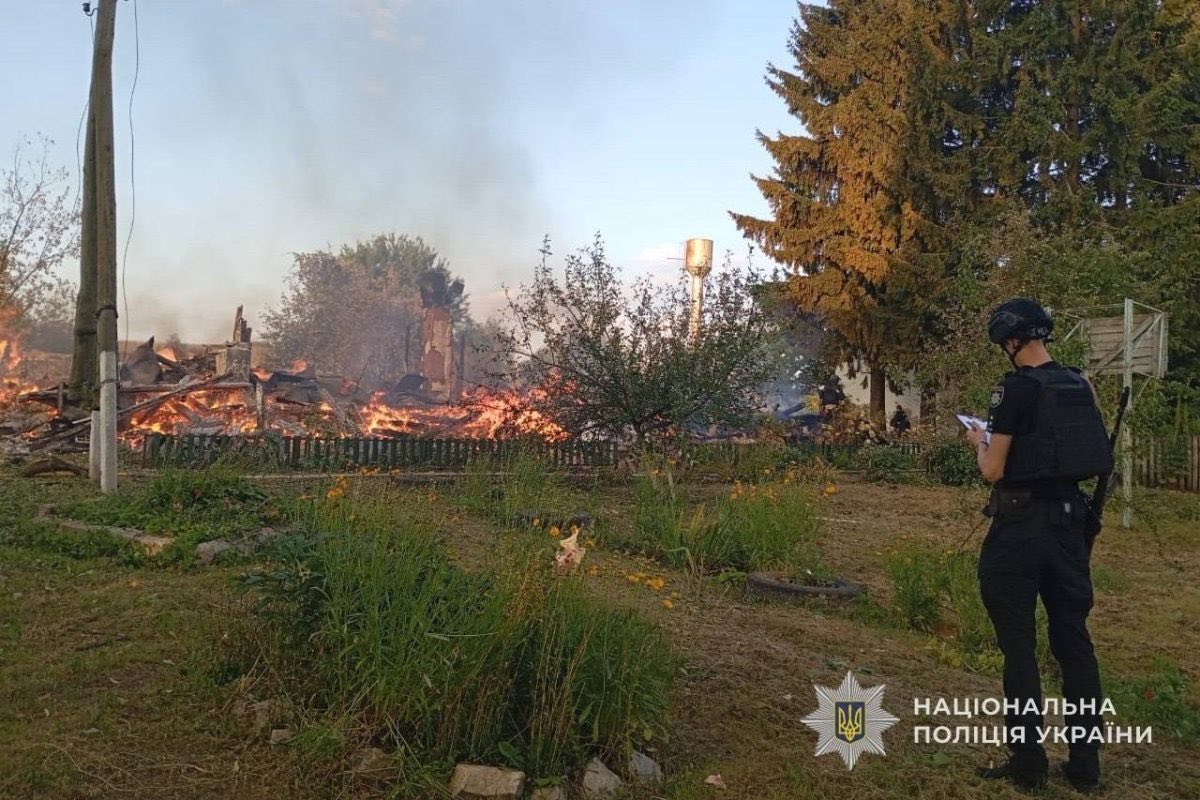 News_UOC's tweet photo. 😢A church of the Diocese of Konotop has been completely destroyed by a Russian strike.

As a result of the direct hit and the subsequent fire, the parish church in the village of Semenivka burned down.
🔗https://t.co/LTO2CSHDQn
#UOC #Christian #Orthodox #Church #religious #Christianity #Ukraine #war #ukrainewarreport #UkraineWar #attack #strike #fire #parish #buildings #foundation #ashes #news #july_2026 #July2026