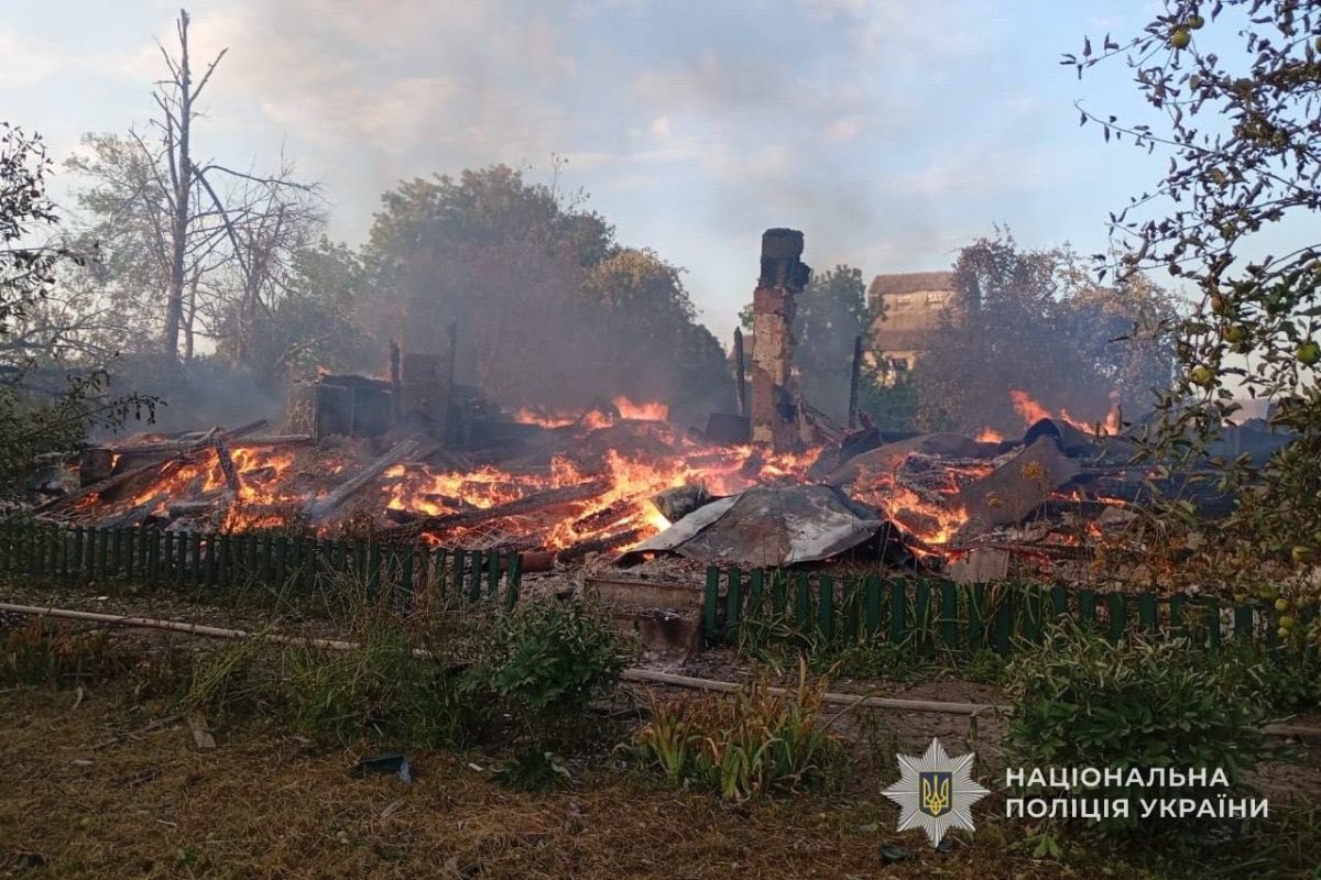 News_UOC's tweet photo. 😢A church of the Diocese of Konotop has been completely destroyed by a Russian strike.

As a result of the direct hit and the subsequent fire, the parish church in the village of Semenivka burned down.
🔗https://t.co/LTO2CSHDQn
#UOC #Christian #Orthodox #Church #religious #Christianity #Ukraine #war #ukrainewarreport #UkraineWar #attack #strike #fire #parish #buildings #foundation #ashes #news #july_2026 #July2026