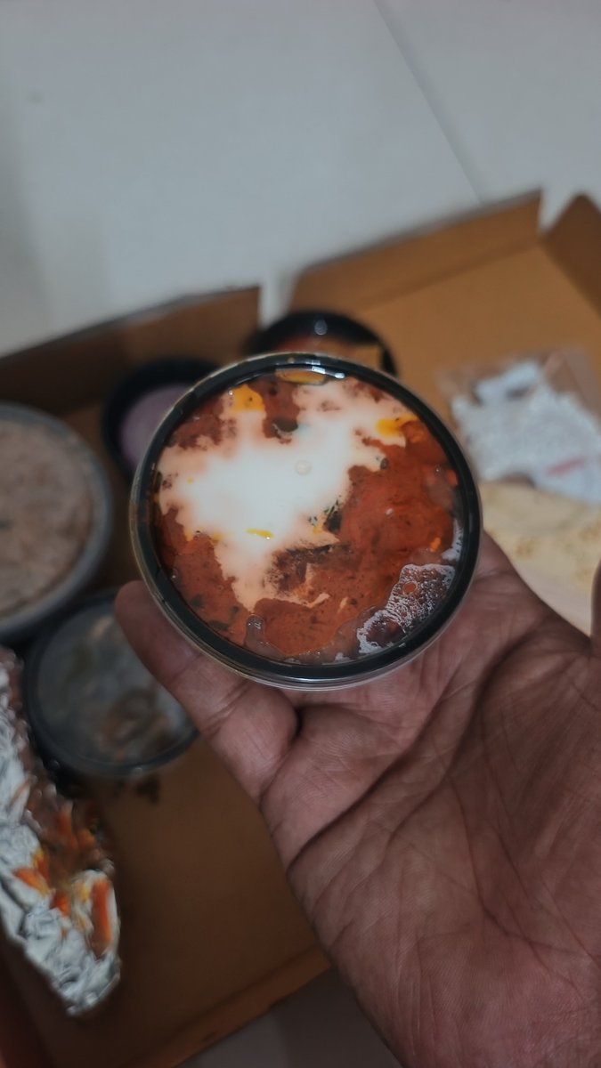 CbeRitesh's tweet photo. I repeat never trust @SwiggyCares @Swiggy for your online order. For 500 rupees thali the quality of curry u can't imagine. These chutney boxes are used for curry they are justifying the price.. such a shame https://t.co/eeVeikReBP