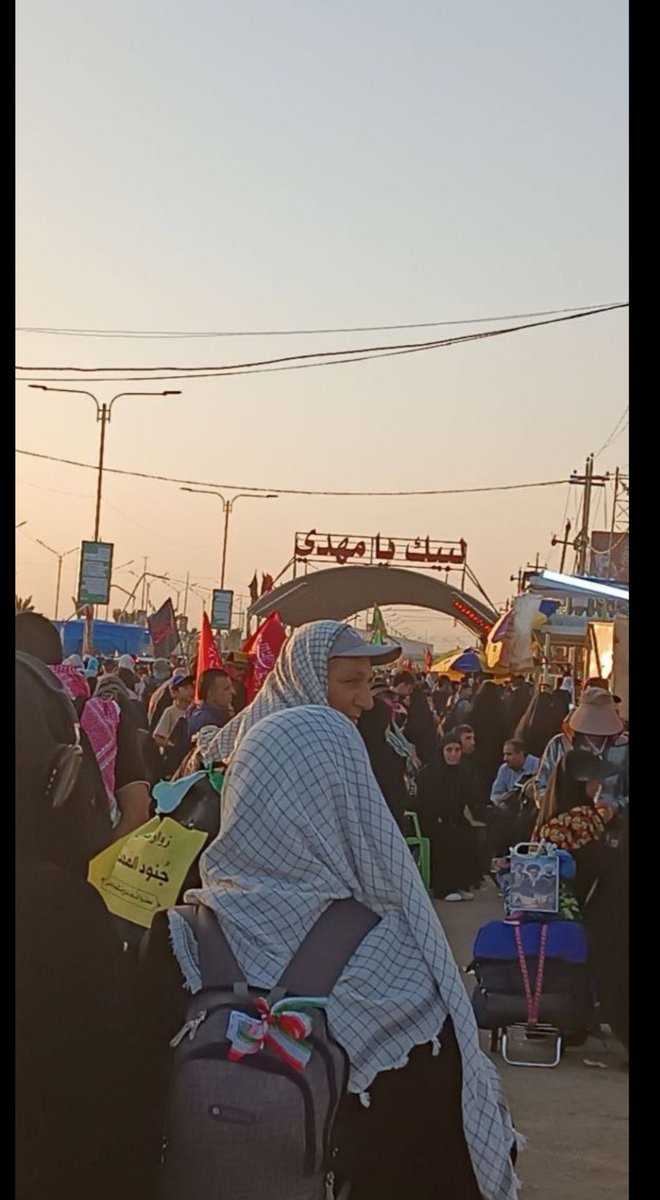 aramsh080's tweet photo. تمدن اربعین، تمدن «ما» است. تمدنی که در آن هیچ‌کس تنها نمی‌ماند و هر کسی برای دیگری تکیه‌گاهی است
#یا_لثارات_الحسین
#در_راه_حسین
۶۴ https://t.co/oQ1lUiucNq