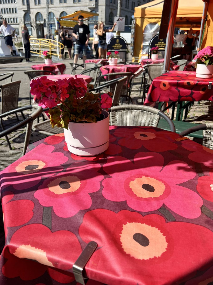 braindeadray's tweet photo. ６月の旅関連の明細をチェックしていて、この時ユーロ186円でしたが、現地ではもう思い切って200円のつもりで行動すべきだなと実感してます。
でも一生ものの思い出になったので、
全く後悔はない。
🍽️写真は1,2,4は🇫🇮、3は🇪🇪です😋 https://t.co/D4R6O8d4XC