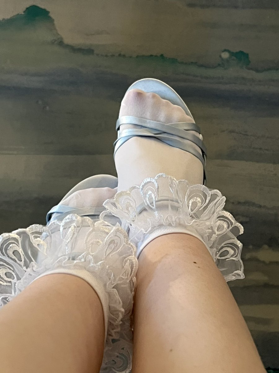 HazelnuttMoore's tweet photo. 🦋🩵 https://t.co/MDZRIzXiw0