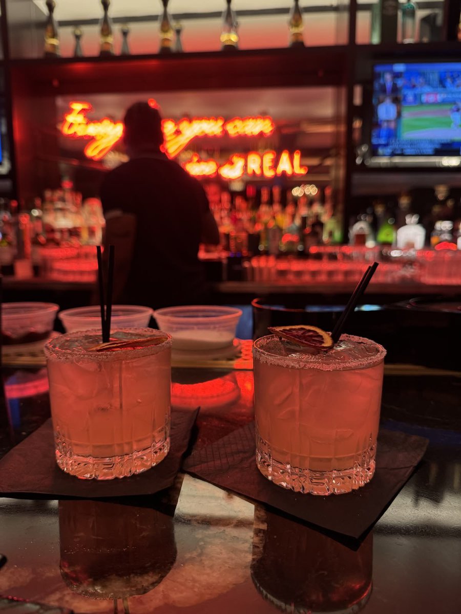 bossbabejass's tweet photo. Bar Date Nights 😍 https://t.co/p2Kz7QAJwN