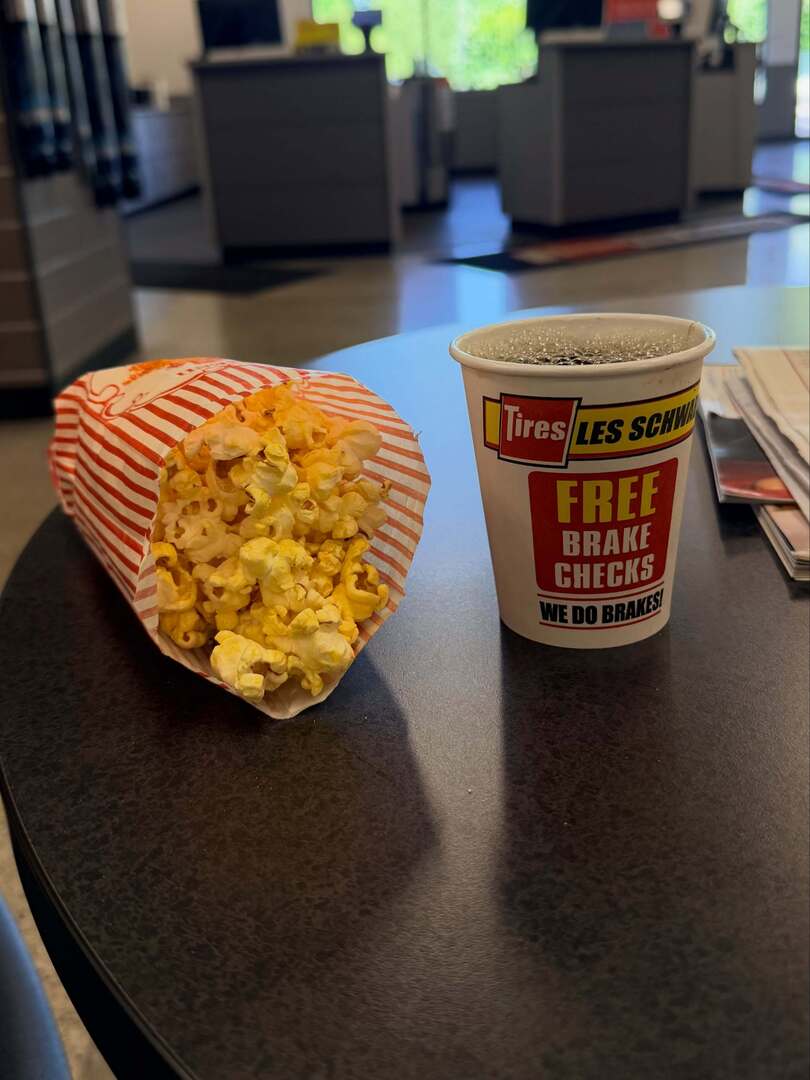 theunabonger's tweet photo. Breakfast whilst waiting for the Schwab to fix my leaky tire.  #olywa #olympiawashington #westside #westsideisthebestside https://t.co/68kqpDxRdu https://t.co/e0hLdgRP3h