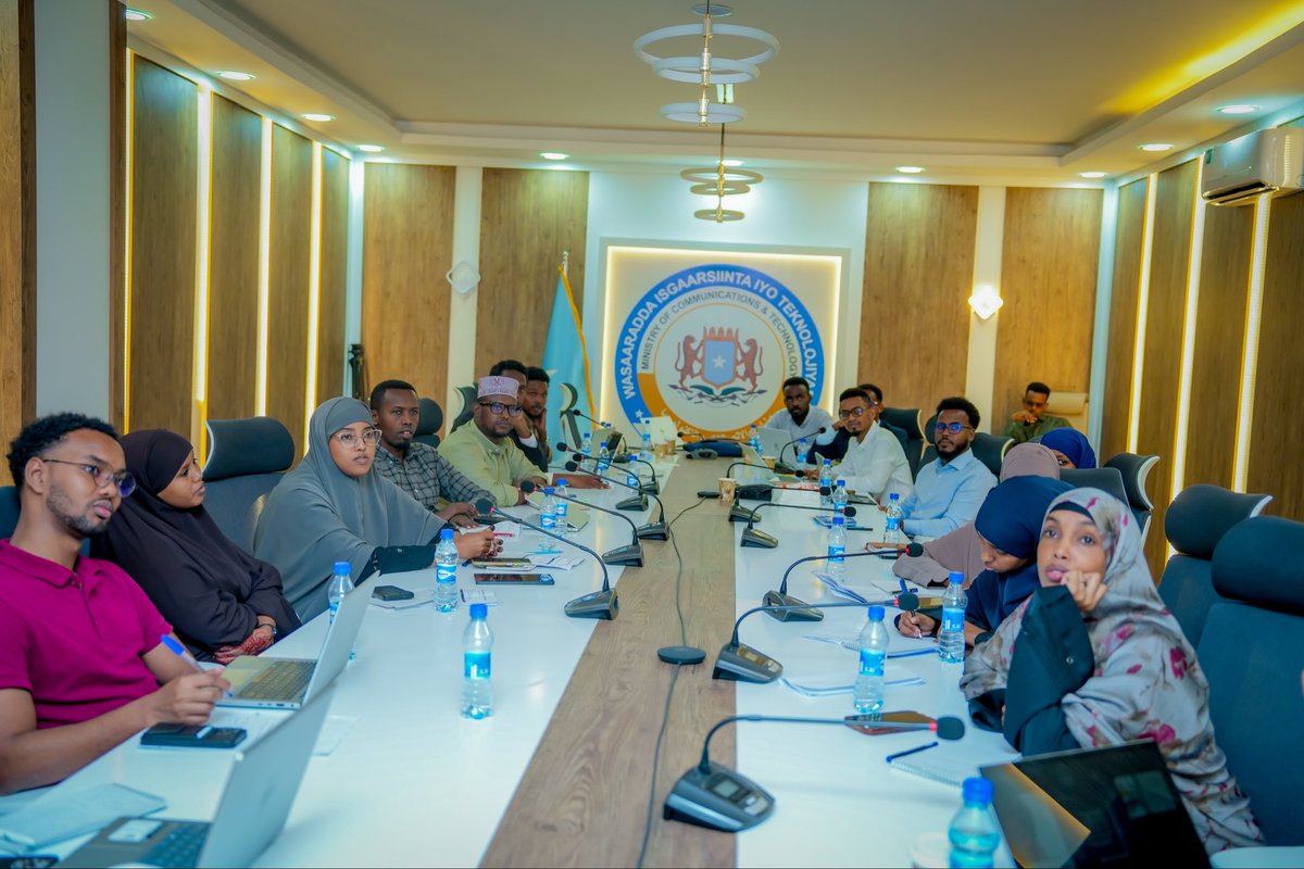 MoCTSomalia's tweet photo. @MoCTSomalia wrapped up a three-day staff learning programme covering environmental and social safeguards, e-waste management, workplace ethics, and GBV prevention. Acting Director General recognized participants’ achievements and awarded certificates at the close.@EARDIP_ https://t.co/FFjIjMIAdU