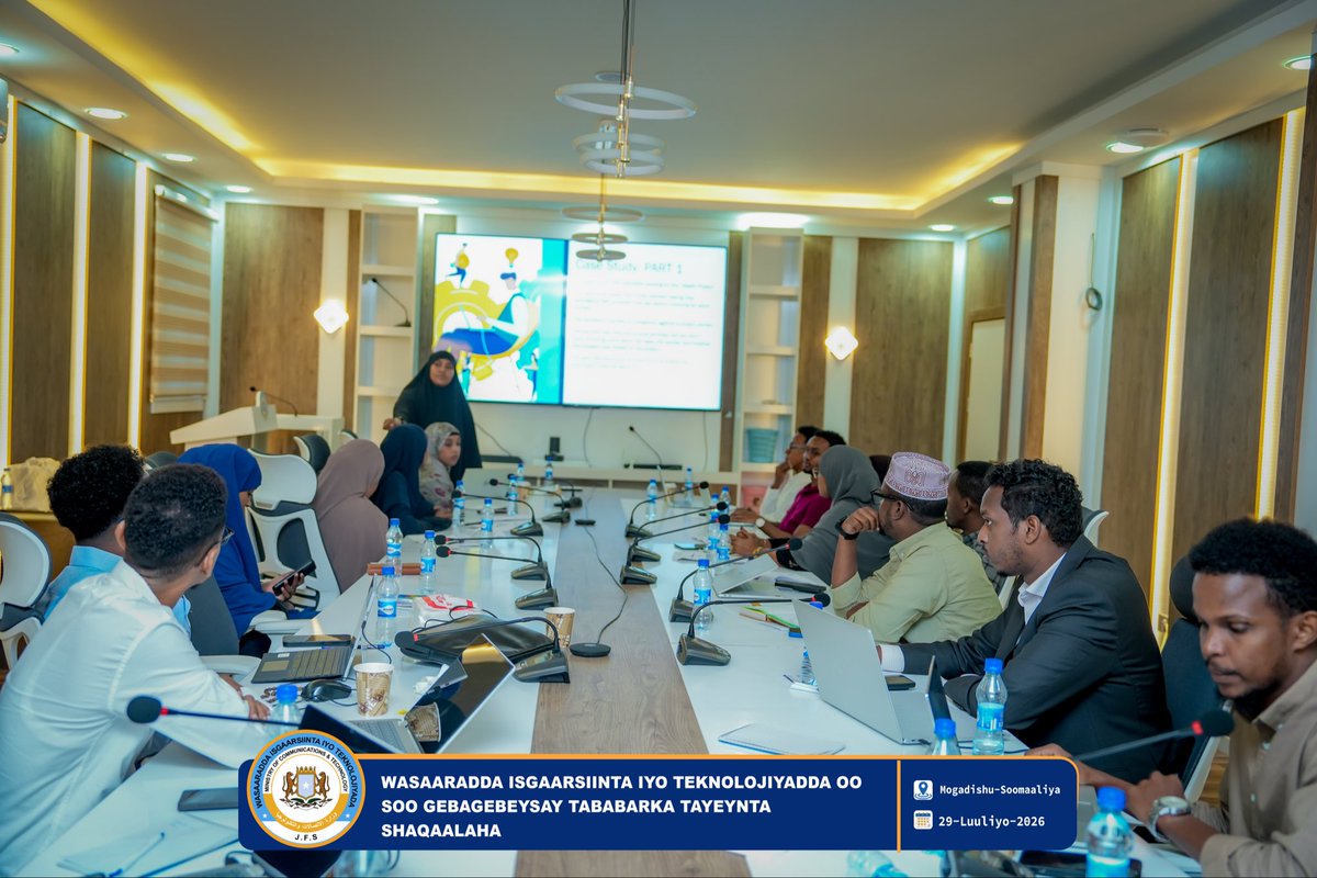 MoCTSomalia's tweet photo. @MoCTSomalia wrapped up a three-day staff learning programme covering environmental and social safeguards, e-waste management, workplace ethics, and GBV prevention. Acting Director General recognized participants’ achievements and awarded certificates at the close.@EARDIP_ https://t.co/FFjIjMIAdU