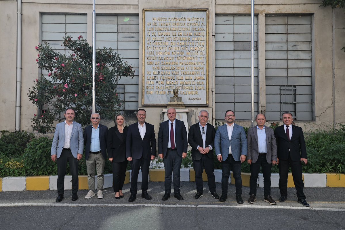 SafakBasa's tweet photo. Genel müdür yardımcılarımla beraber güzide iştirak şirketimiz Şehir Hatları Genel Müdürlüğünü ziyaret ederek Genel Müdür Güçlü Şeneler ile işbirliği yapabileceğimiz konular ve ortak projeler üzerinde verimli bir toplantı gerçekleştirdik. Misafirperverliği için genel müdürümüz ve mesai arkadaşlarına teşekkür ederim.