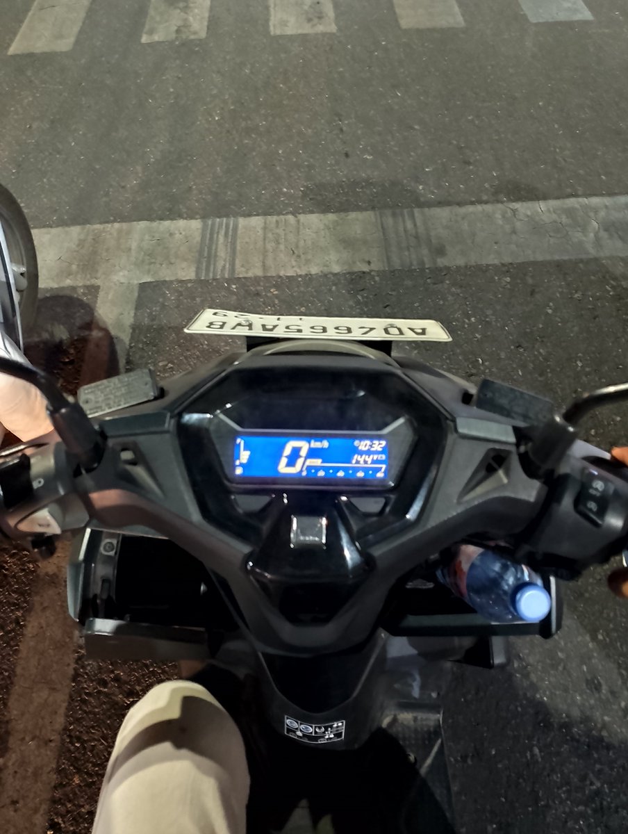 dhn_19th's tweet photo. Aku baru otw pulang bub, misalnya
#surakarta24jam #sukoharjo24jam https://t.co/G8T1OaSLVU
