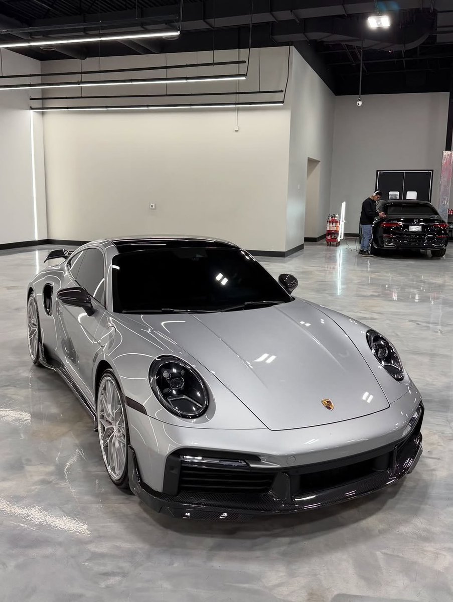 MindTrap_X's tweet photo. Porsche 911 Turbo S 🌬️ https://t.co/PdF0qRYhhN