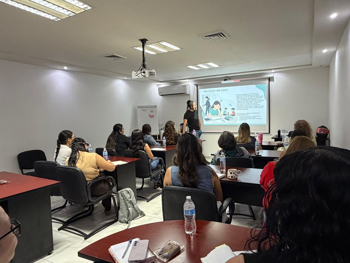 SeMujeresSon's tweet photo. 💜 Iniciamos el proceso de formación especializado para las profesionistas que brindan orientación psicoeducativa a las niñas y adolescentes del programa Niñas Adelante.

📄 Información completa en el primer comentario. 👇

#SomosTuRedDeApoyo #NiñasAdelante #Sonora https://t.co/SrHe9bxGc7
