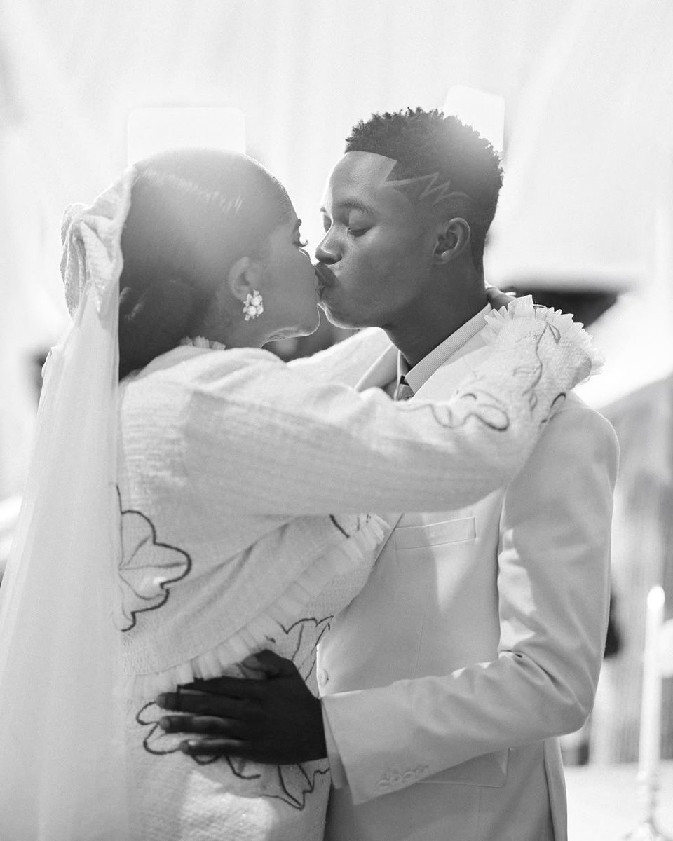 Jarvis4R's tweet photo. Mr and Mrs civil done and dusted 💕💍 https://t.co/wPI8Z0Pic8