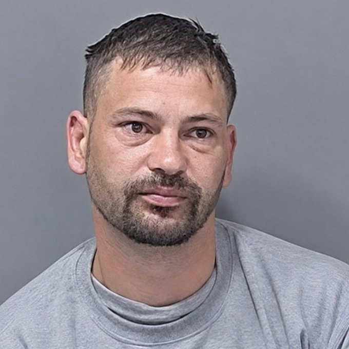 kaotic_com_'s tweet photo. Ionut Spanache, 31, was jailed for two years at Luton Crown Court for attacking police with a noxious spray during a domestic call on Dunstable Road, UK. 🇬🇧⚖️ https://t.co/dhxpDVh7Fy