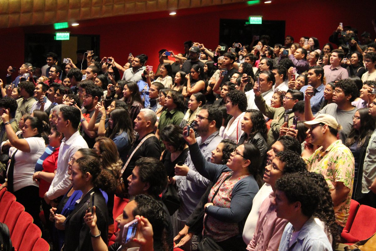 EmbJapoNica's tweet photo. ¡La noche de ayer fue un éxito que superó todas nuestras expectativas! 😄🙏⭐️
El teatro estuvo completamente lleno, nos hubiera encantado recibirlos a todos, lamentablemente, algunas personas no pudieron ingresar. https://t.co/9KurH8MC8D