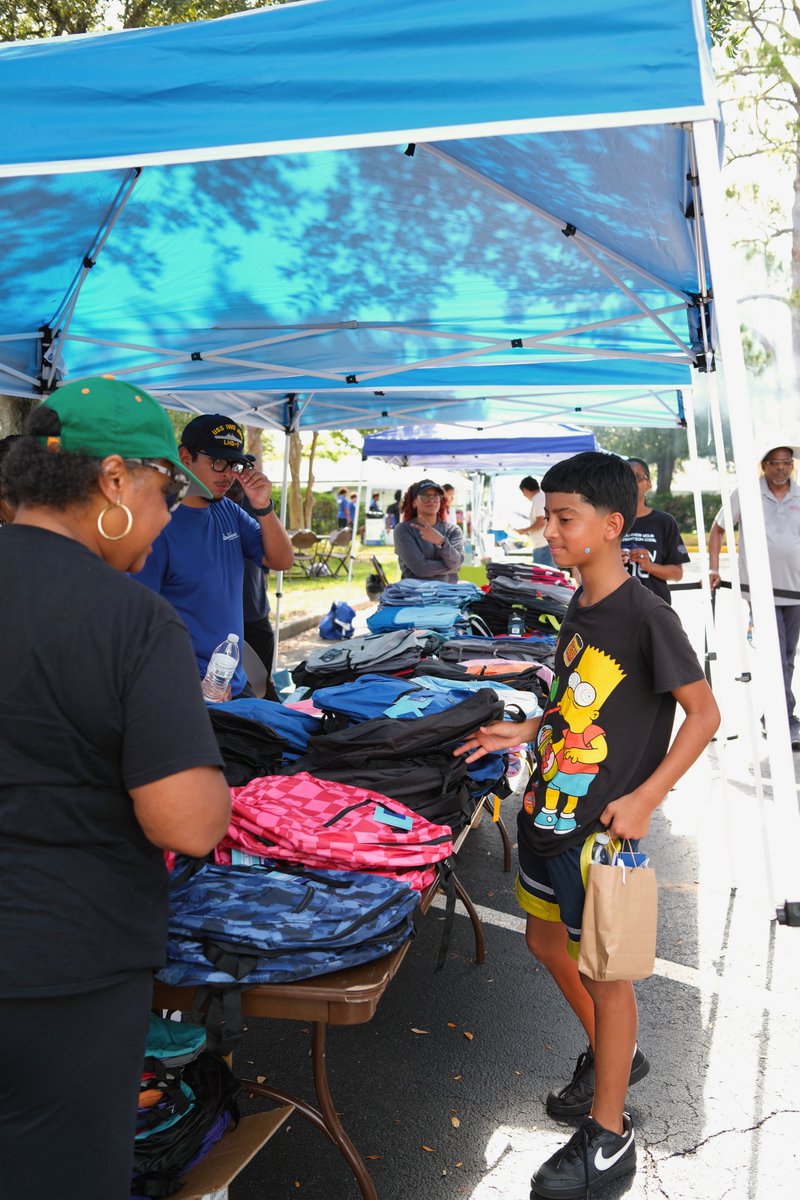OrlDistrict2's tweet photo. 📚🎒 A strong school year begins with a strong community! It was great to join families at the Engelwood Neighborhood Center as we distributed 500+ backpacks, school supplies, hygiene products, and more to help students start the school year ready for success. 🍎 https://t.co/ZyMhgO8HUi