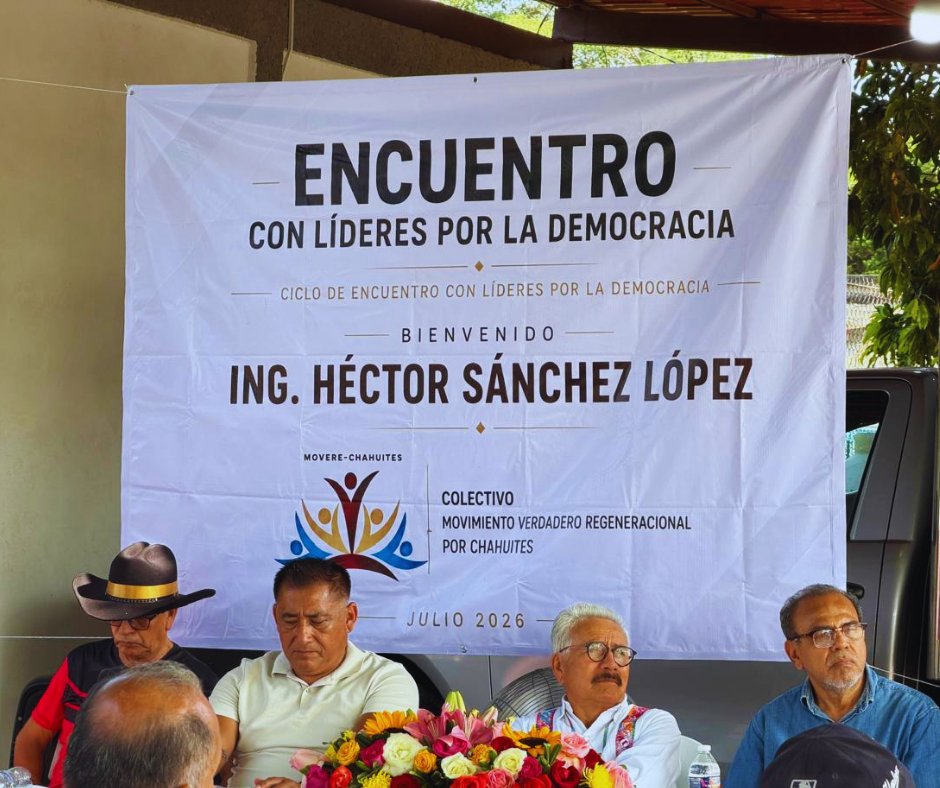 HctorSnche2284's tweet photo. Me reuní con integrantes del Movimiento Verdadero Regeneración en Chahuites para dialogar sobre la realidad social del Istmo y de Oaxaca. Coincidimos en seguir fortaleciendo la organización y trabajando por una verdadera transformación. Agradezco la confianza y el respaldo. https://t.co/6NDeJrV3LL