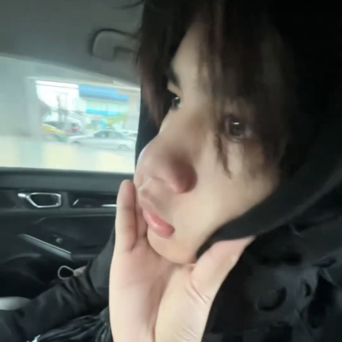 iuvnorth's tweet photo. #squishy north https://t.co/bXxqLNh9ia