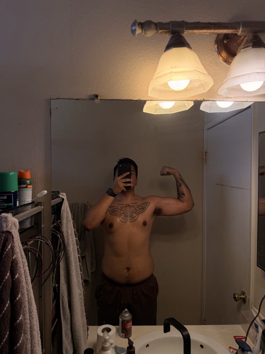 CCerda_'s tweet photo. Chest pump 😋 https://t.co/uXIZntLGJZ