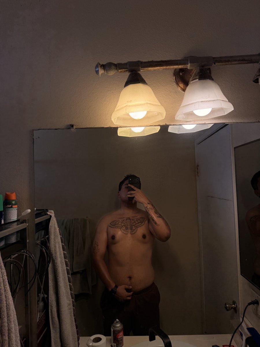 CCerda_'s tweet photo. Chest pump 😋 https://t.co/uXIZntLGJZ