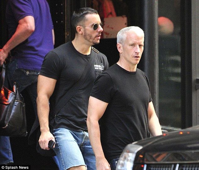 SceneOrbit's tweet photo. Anderson Cooper &amp; Benjamin Maisani. ❤️ Co-parenting their two sons. https://t.co/X3rJnxOrvr