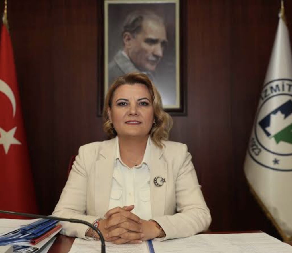 Sol_Yumruk3's tweet photo. Tutuklu İzmit Belediye Başkanı Fatma Kaplan Hürriyet: 

AKP’ye geçeceğime paşa paşa yatarım. https://t.co/WTyD45JQgo