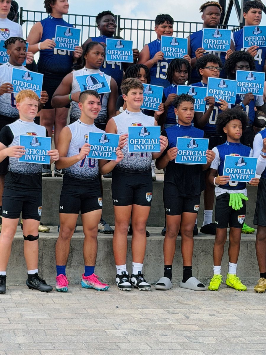 MaddoxBernFB's tweet photo. Earned FBU Top Gun All-Camp honors at DE/EDGE and an invite back to Naples for the Futures Showcase in December. Back to work as I shift my focus to TE this fall.

#FBU #TopGun #ClassOf2032 https://t.co/8oE1lUYihF