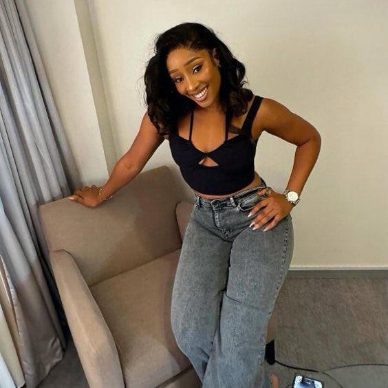 naijahousegist's tweet photo. Sheba stretching her hand out for the #160Million already.
You cannot script this kind of natural confusion. 😍
#TheGambit #BigBrotherNaijaSeason11 https://t.co/dww9NPoI92