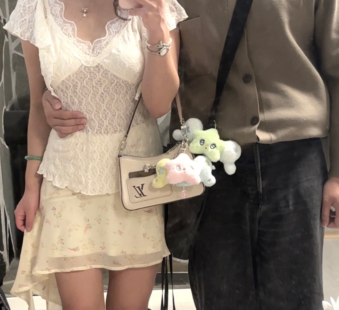 butterflyutsie's tweet photo. tonight’s date outfit https://t.co/sNAbpMposm