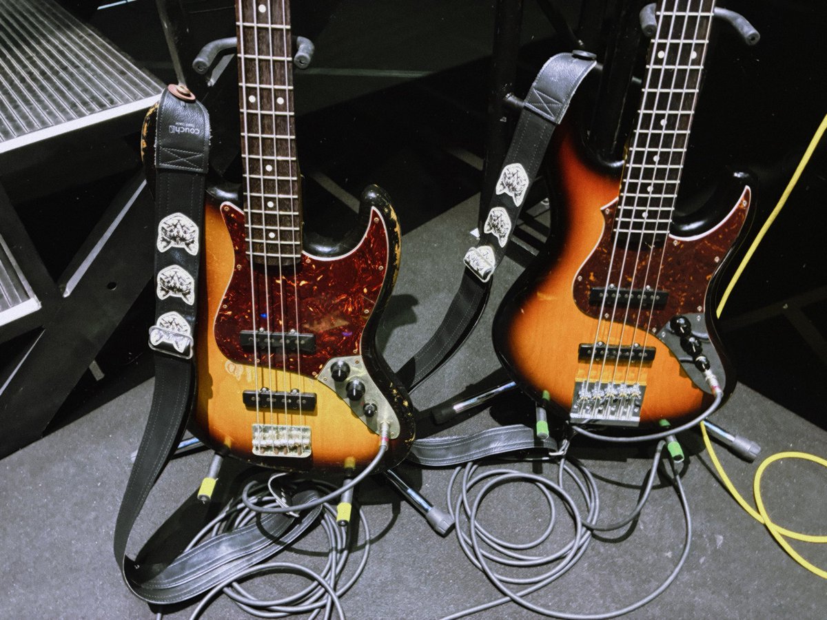 n2_8_'s tweet photo. ベース弾きました！

最初から最後までずっと最高だった。
めちゃめちゃ泣いちまった

甲斐田さんこれからもずっと音楽やろうね

まだ観れてない方、ぜひ観てみてください。
最高すぎるので

#甲斐田晴_1stライブ https://t.co/KOo5zew1tQ